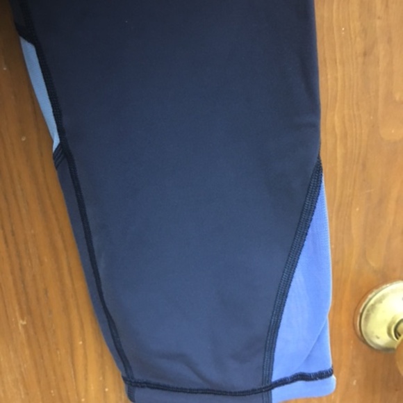 EUC Lululemon Mix & Mesh Crop 21" Midnight Navy Moroccan Blue - Picture 6 of 10